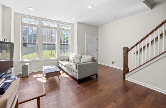 11 LEAHY DR Gallery 2