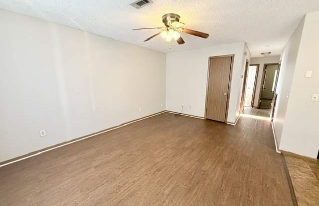 2415 W Mary Drive Gallery 2