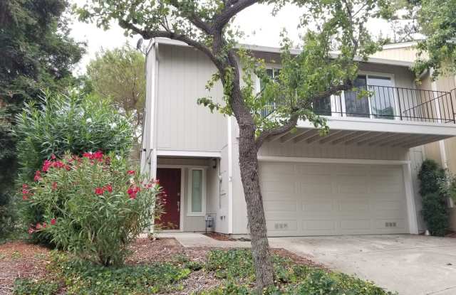 3 Bed 2 Bath In Martinez (Sunrise Ridge) - 2418 Heatherleaf Lane, Martinez, CA 94553