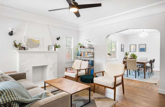 Renovated 3BD, 2BA Highlands Home with Fenced Yard & 2-Car Garage Gallery 4
