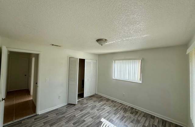 1907 East Chapel Drive photos photos