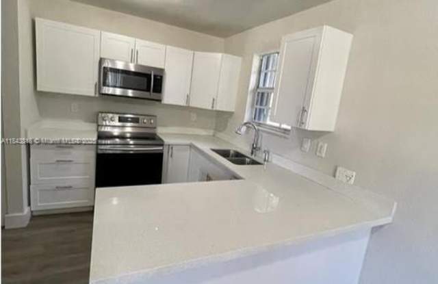170 NE 142nd St photos photos