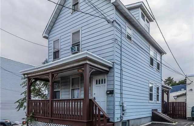 325 Pershing avenue carteret New Jersey 07008 photos photos