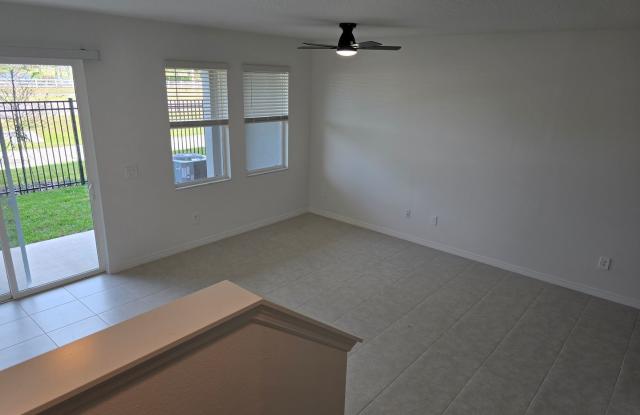 Brand New Townhome with Golf Course Views! Gallery 4