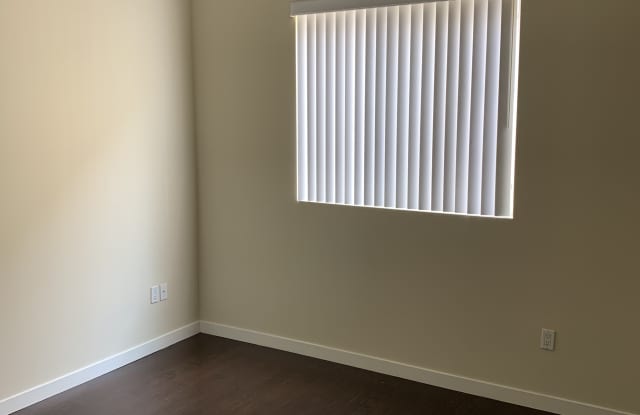 14206 Riverside Drive Gallery 2