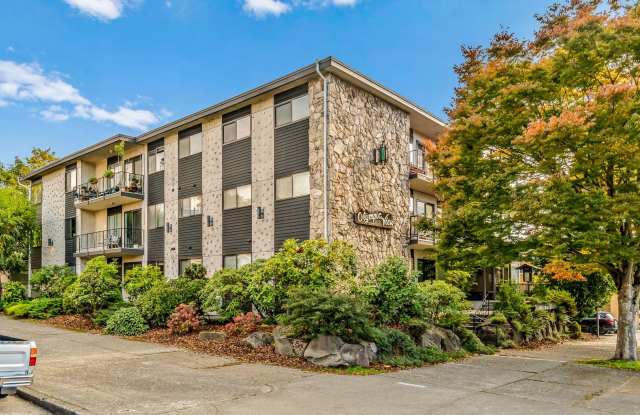 2 Bedroom 2 bath in the Heart of Ballard Gallery 1