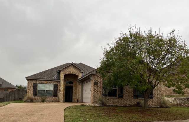 AVAILABLE NOW: 3 bedroom house photos photos