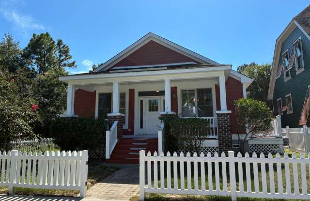PET-FRIENDLY with FENCED YARD! Amazing, Secluded location! Just a short walk to the banks of the Sampit River and only minutes to Historic Georgetown, SC! Gallery 1