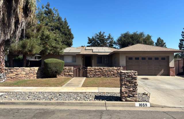 Nice home with nice updates in a cul-de-sac offering nice amenities, a nice floor plan and a large lot. Gallery 1