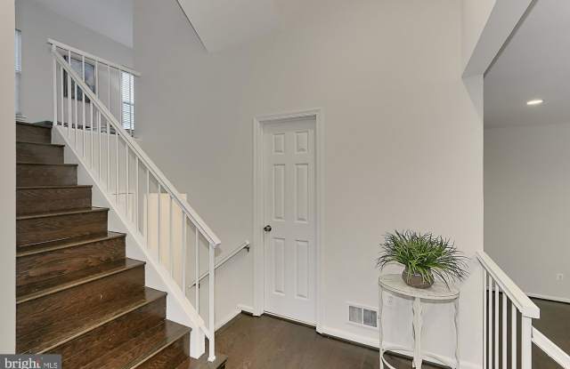 44096 GALA CIRCLE Gallery 2