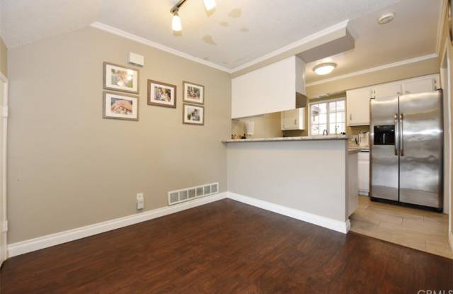 1741 W W Greenleaf Avenue Gallery 3