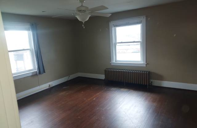 143 S Spring Ave - 143 South Spring Avenue, Greensburg, PA 15601