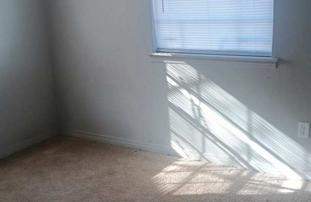 108 N. C St. photos photos