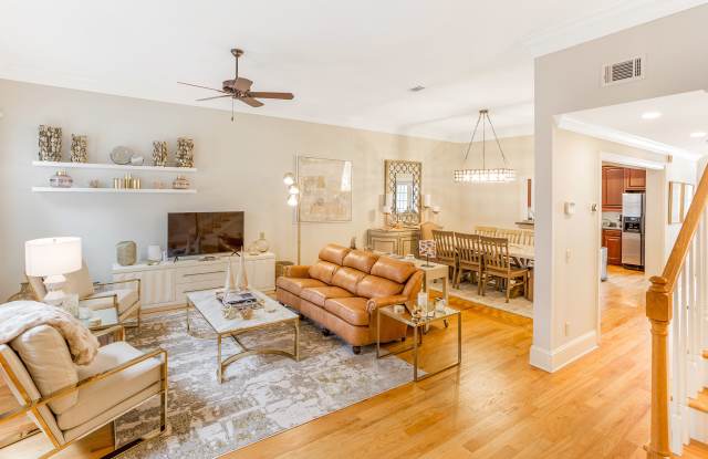 712 Barnard St photos photos