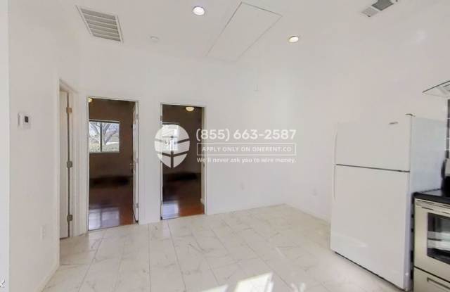 18709 Lassen Street Gallery 2