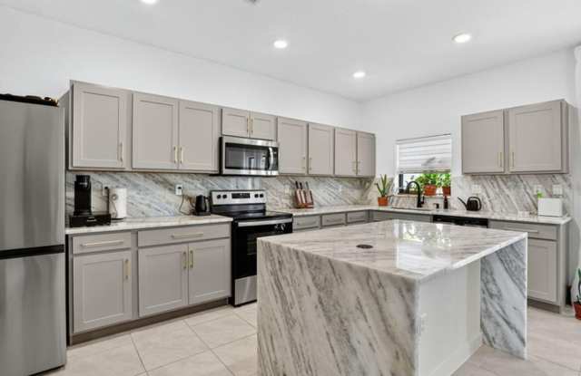 950 NW 3rd Terrace, Pompano Beach, FL 33060 photos photos