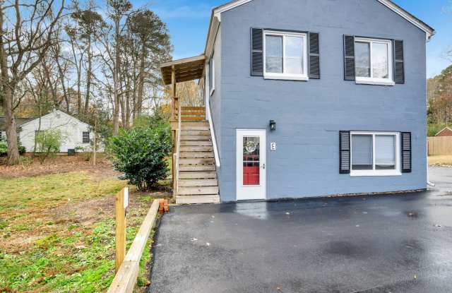 Cozy 1 Bedroom 1 Bath Unit in Williamsburg! - 108 Cooley Road, James City County, VA 23188
