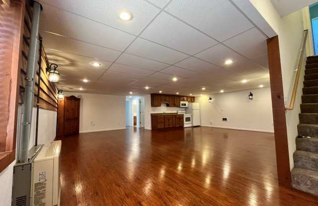 Bright 2 Bed / 2 Bath Basement Apartment with Garage Access – Driggs, ID photos photos