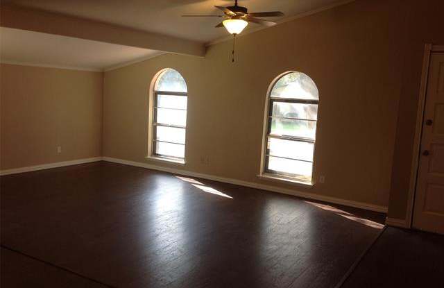 1503 Carnation Drive Gallery 2