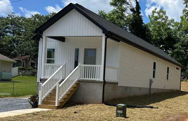 Beautiful new built three-bedroom, two-bathroom house close to downtown Lynchburg! photos photos