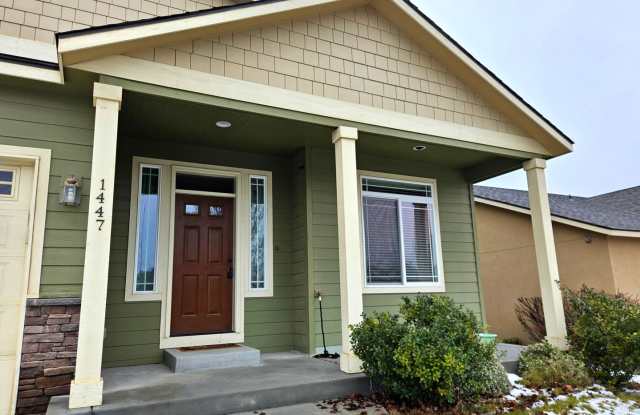 Two-Story House with Tons of Personality! Must See To Appreciate! Gallery 3