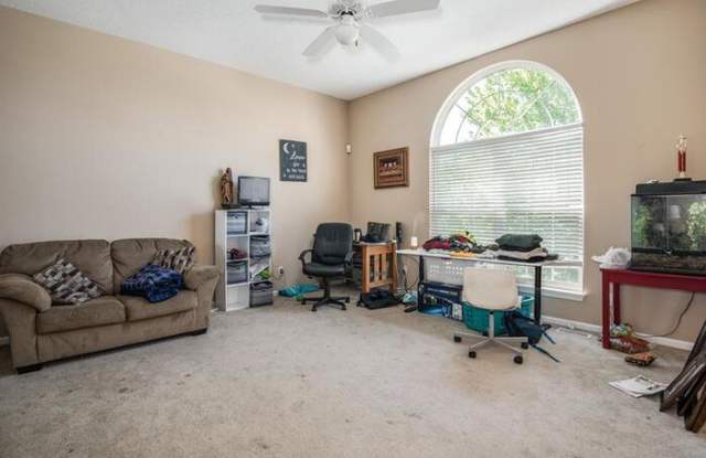 906 Cottonwood Drive Gallery 3