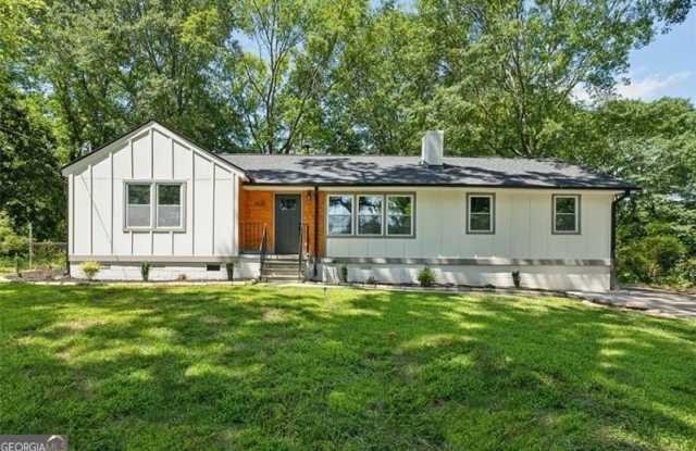 1635 Pontiac PL photos photos