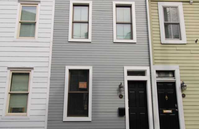 Spacious Single-Family Home on Penn St photos photos