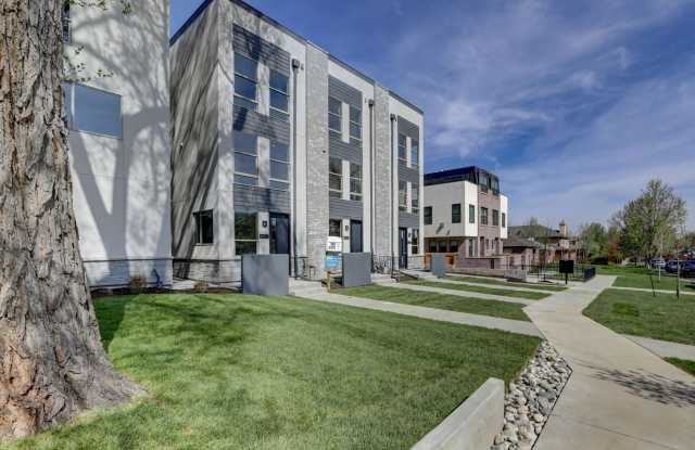 Sophisticated & Modern 3Bedroom -Rowhouse--Cherry Creek Living at Its Finest! Available Now! Gallery 3