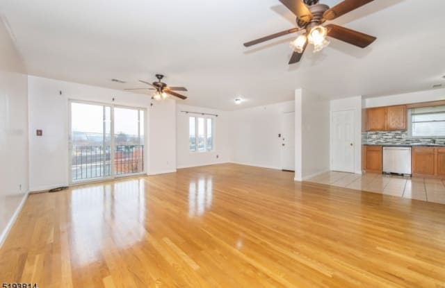 51 Saint Charles St - 51 Saint Charles Street, Newark, NJ 07105
