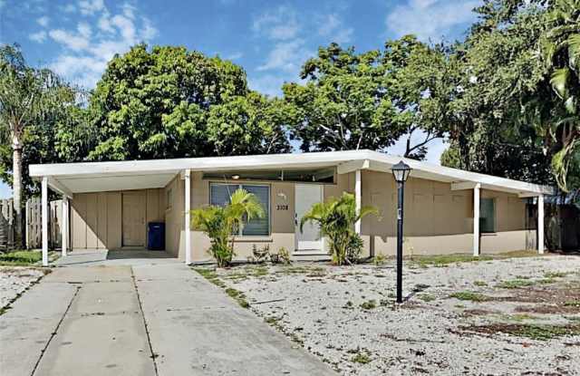 3108 SMITH AVENUE - 3108 Smith Avenue, Bayshore Gardens, FL 34207