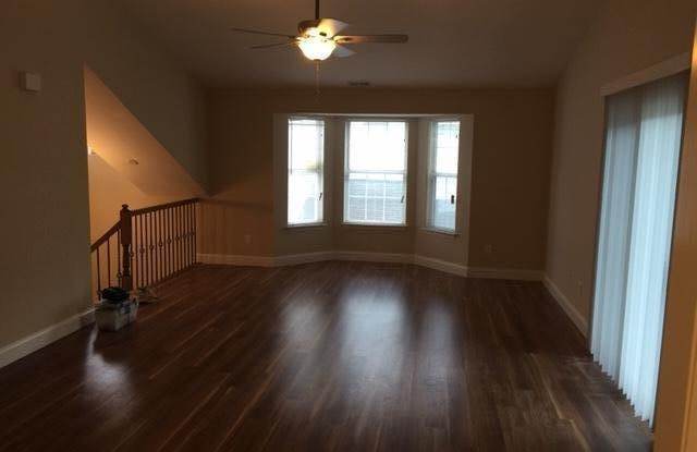250 Tulip Lane Gallery 4