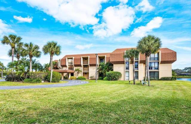 5380 Woodland Lakes Drive Gallery 2