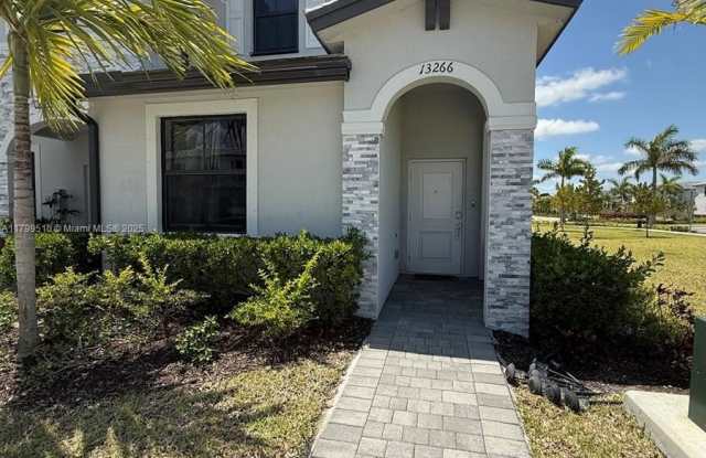 13266 SW 285th St photos photos