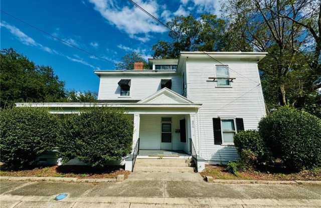 806 Caldwell Street Gallery 2