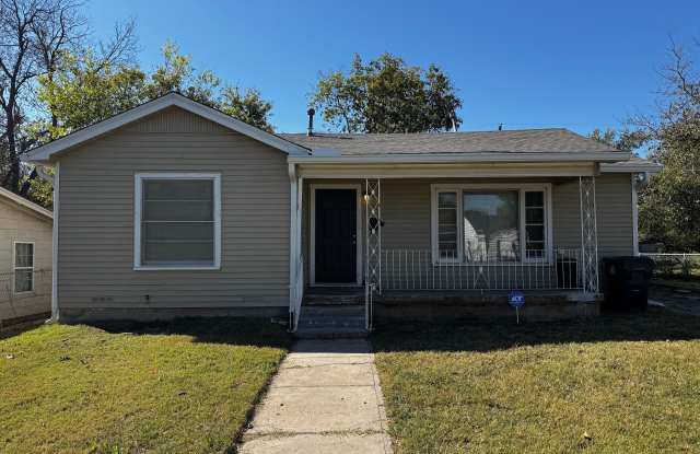 1813 Travis Street - 1813 Travis Street, Waco, TX 76711