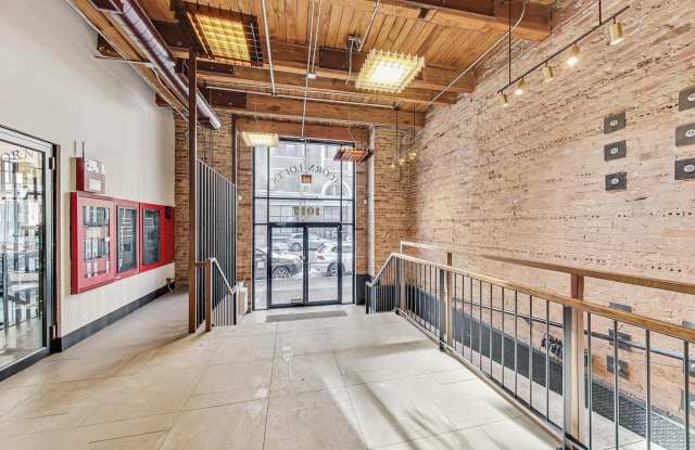 1017 W Washington Boulevard Gallery 3