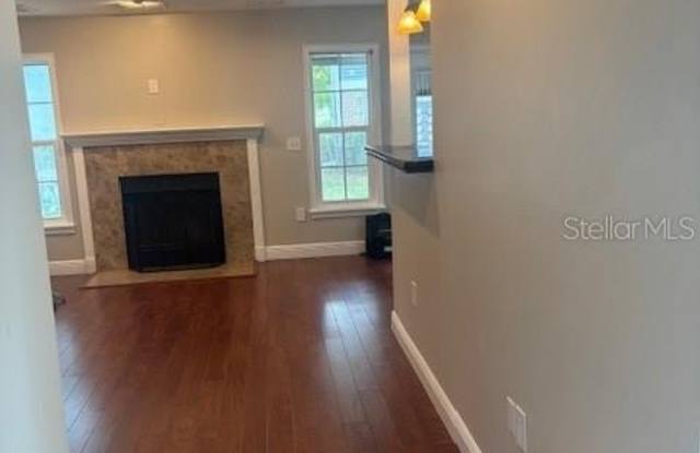 2201 COACH HOUSE Boulevard Gallery 4
