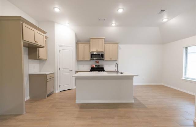 Brand New 4 Bedroom 2 Bath Home in Yukon Schools Gallery 4