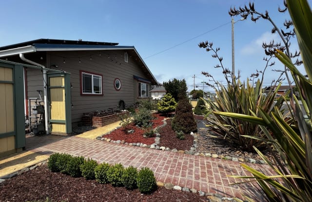 1109 Thomas Street - 1109 Thomas Street, Eureka, CA 95503