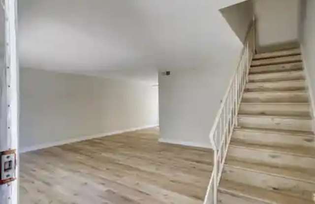 1452 Berkeley St Gallery 2