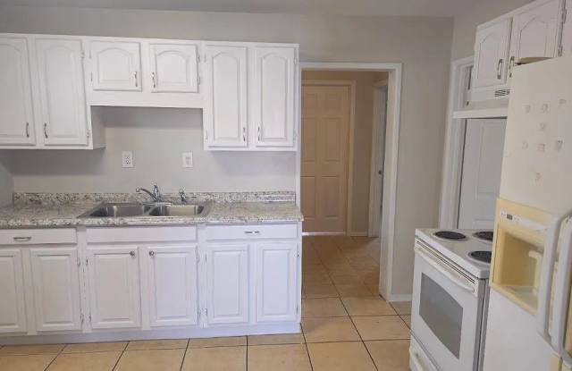 141 E Ash Ave photos photos