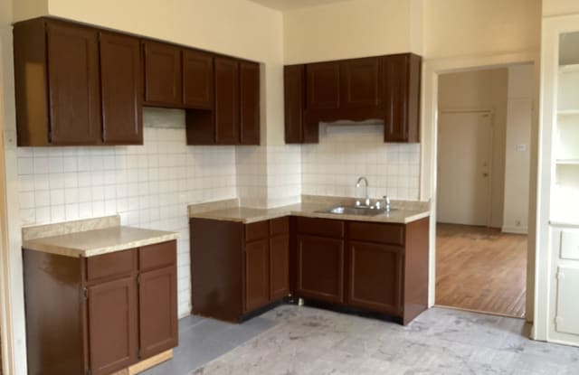 3003 N 20th St - 3003 North 20th Street, Milwaukee, WI 53206