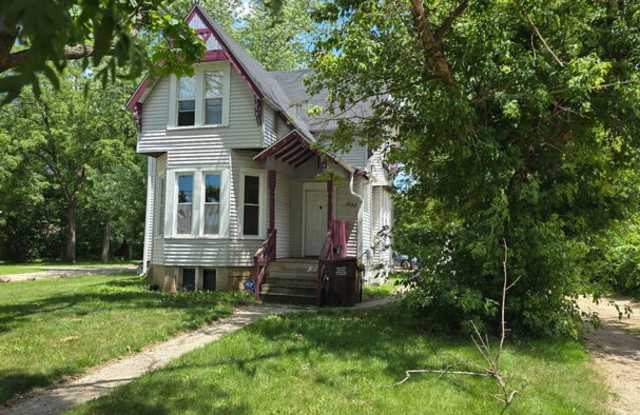 1927 North Rockton Avenue photos photos
