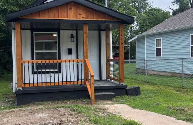 Beautiful remodeled 1 bedroom 1 bath home available now! photos photos