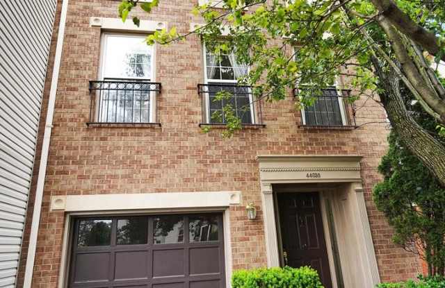 44030 GALA CIR - 44030 Gala Circle, Ashburn, VA 20147