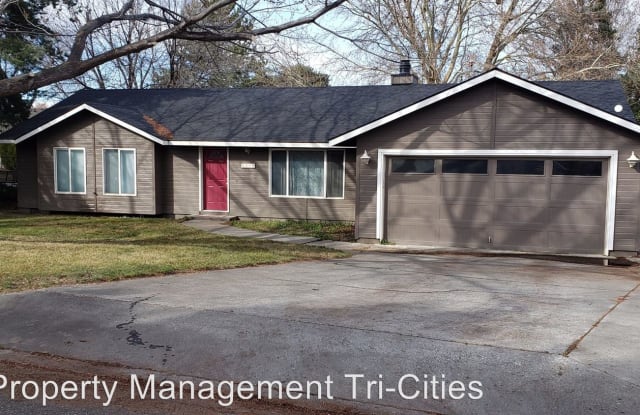2308 W 37th ave - 2308 West 37th Avenue, Kennewick, WA 99337