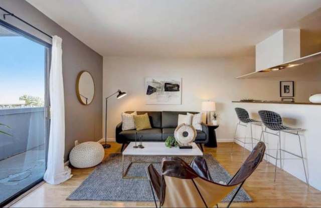 7 Embarcadero W Apt 119 - 7 Embarcadero West, Oakland, CA 94607