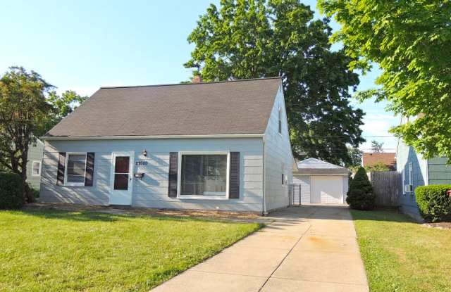 Recently & Completely Renovated 4 Bed - 2 Bath Cape Cod for Rent! photos photos