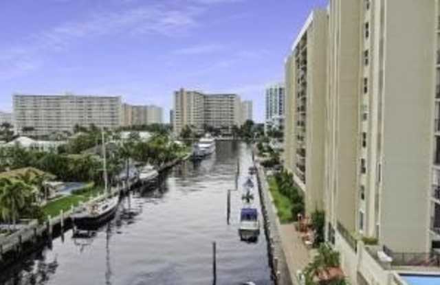 2881 NE 33rd Court photos photos